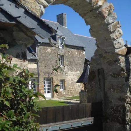 Holiday home Gites Du Manoir De L'ormelais